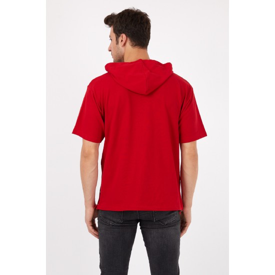 Erkek Kırmızı Kapüşonlu Rahat Kesim Kanguru Cepli Kısa Kollu Pike T-shirt